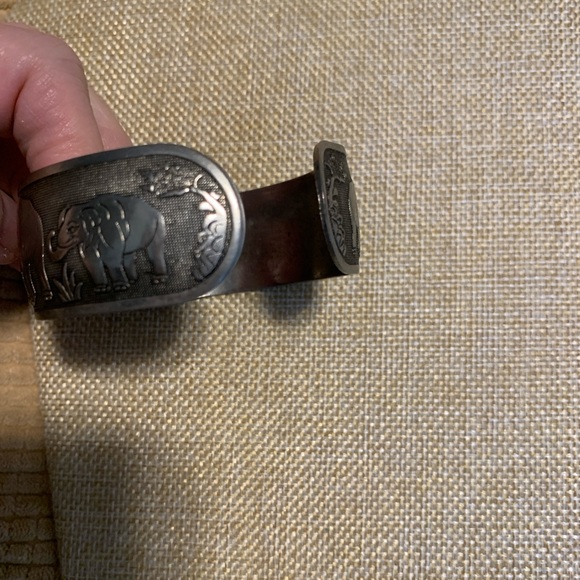 Silver plated elephant cuff bracelet, vintage. - Picture 6 of 11